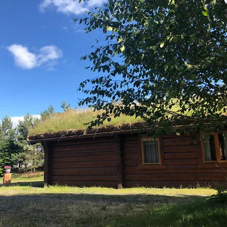 Деревянный коттедж Log Village