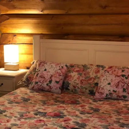 Log Village Улверстон