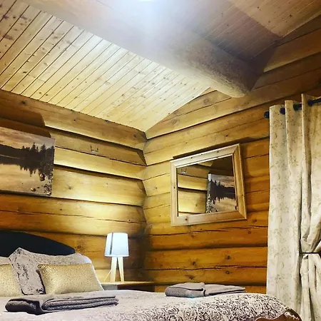 Log Village * אולברסטון