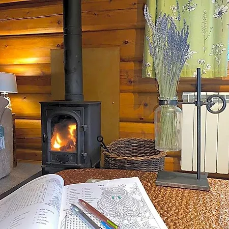 Log Village Lodge *