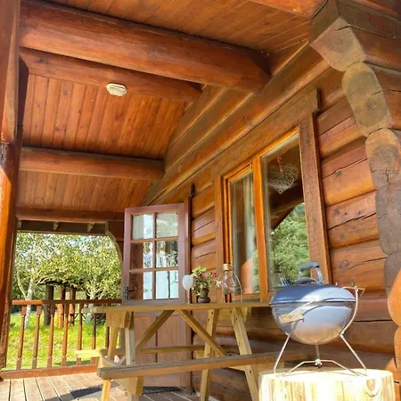 Log Village ألفرستون