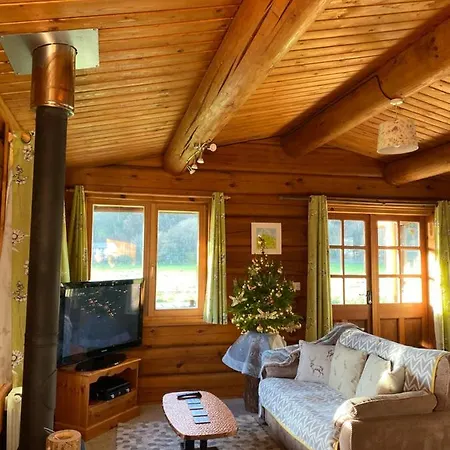 Log Village * ألفرستون