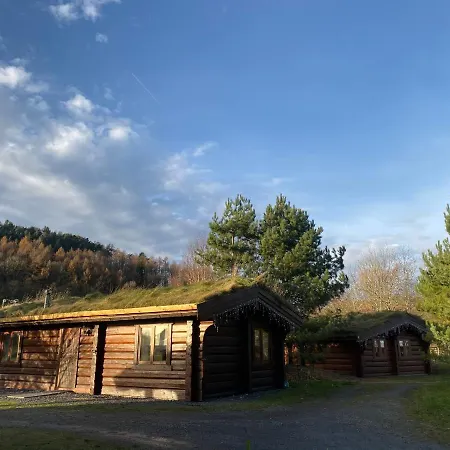 Log Village بيت خشبي ألفرستون